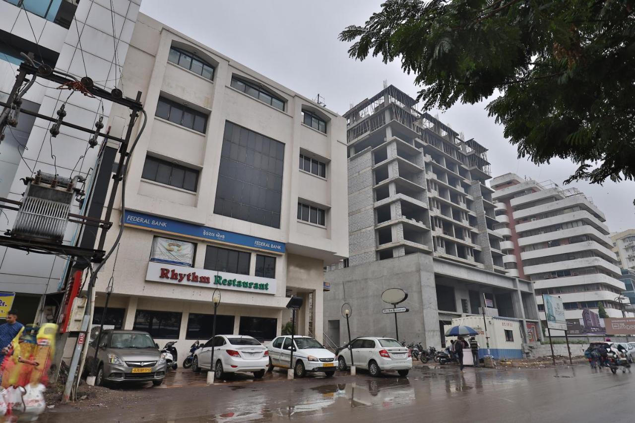 Capital O 1338 Hotel Harmony Rajkot Exterior photo
