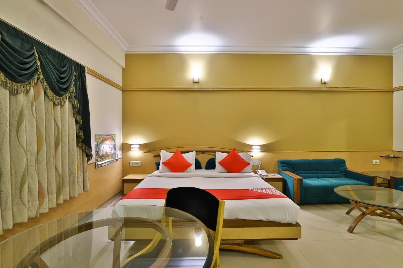 Capital O 1338 Hotel Harmony Rajkot Exterior photo
